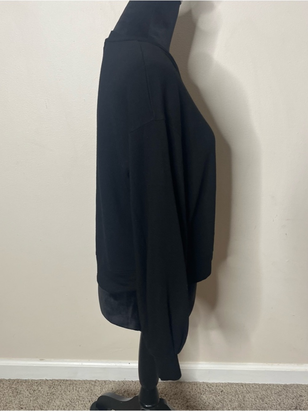 Monrow Women’s Black Super Soft V~Neck Fleece Pullover Sweatshirt Sz S - Picture 4 of 9